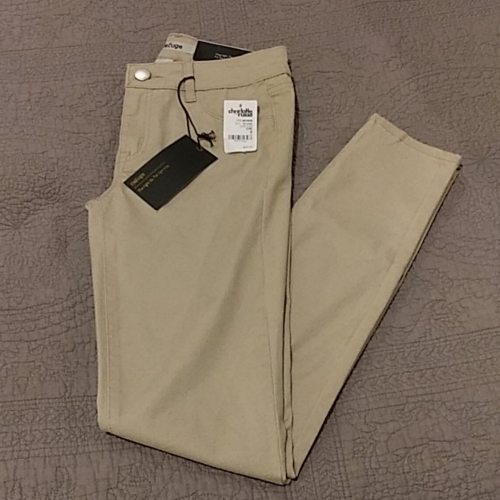 NWT Refuge Khaki Skintight Legging